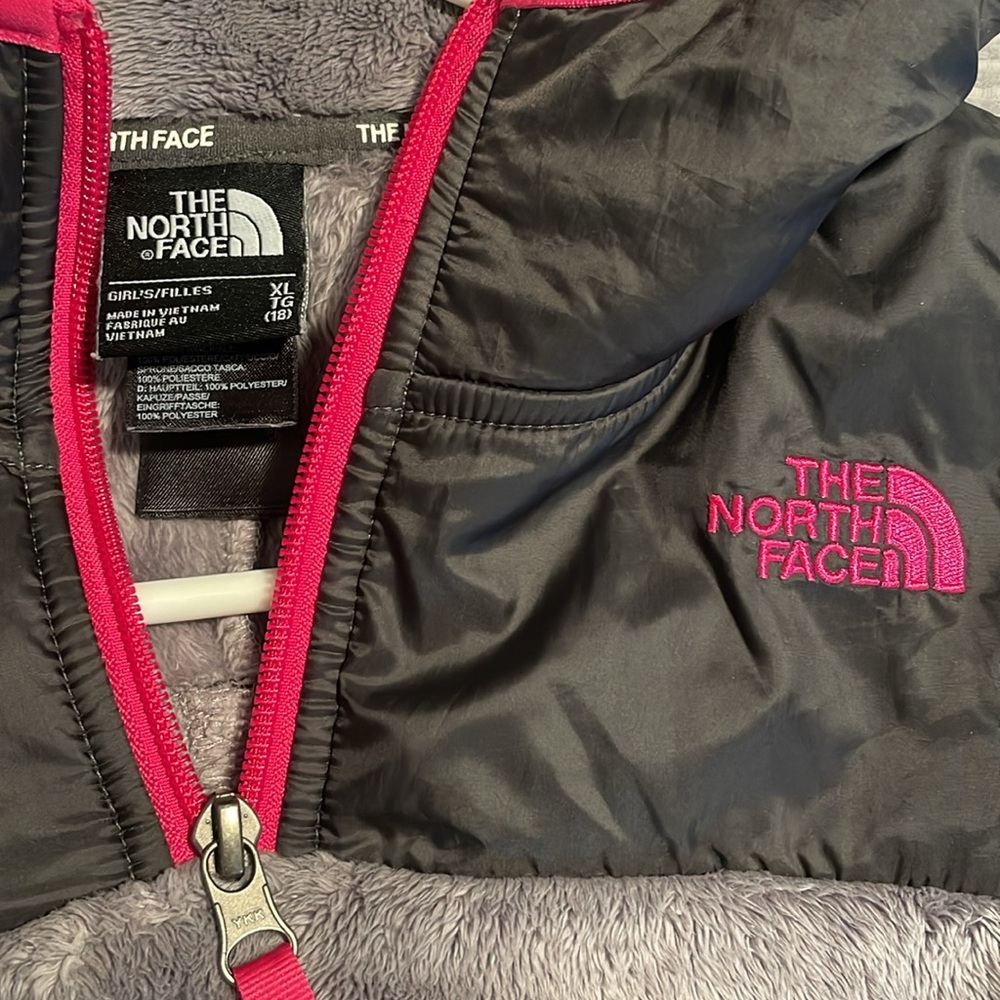 The North Face Kids Gray Black Pink EUC 
Spring fleece Poncho Size 12-18